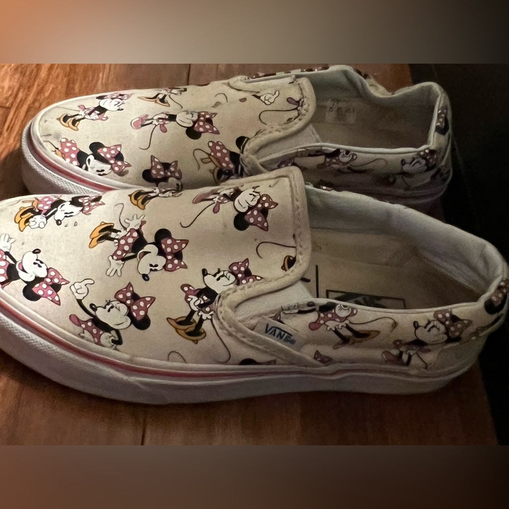 Minnie Mouse vans womens 5.5